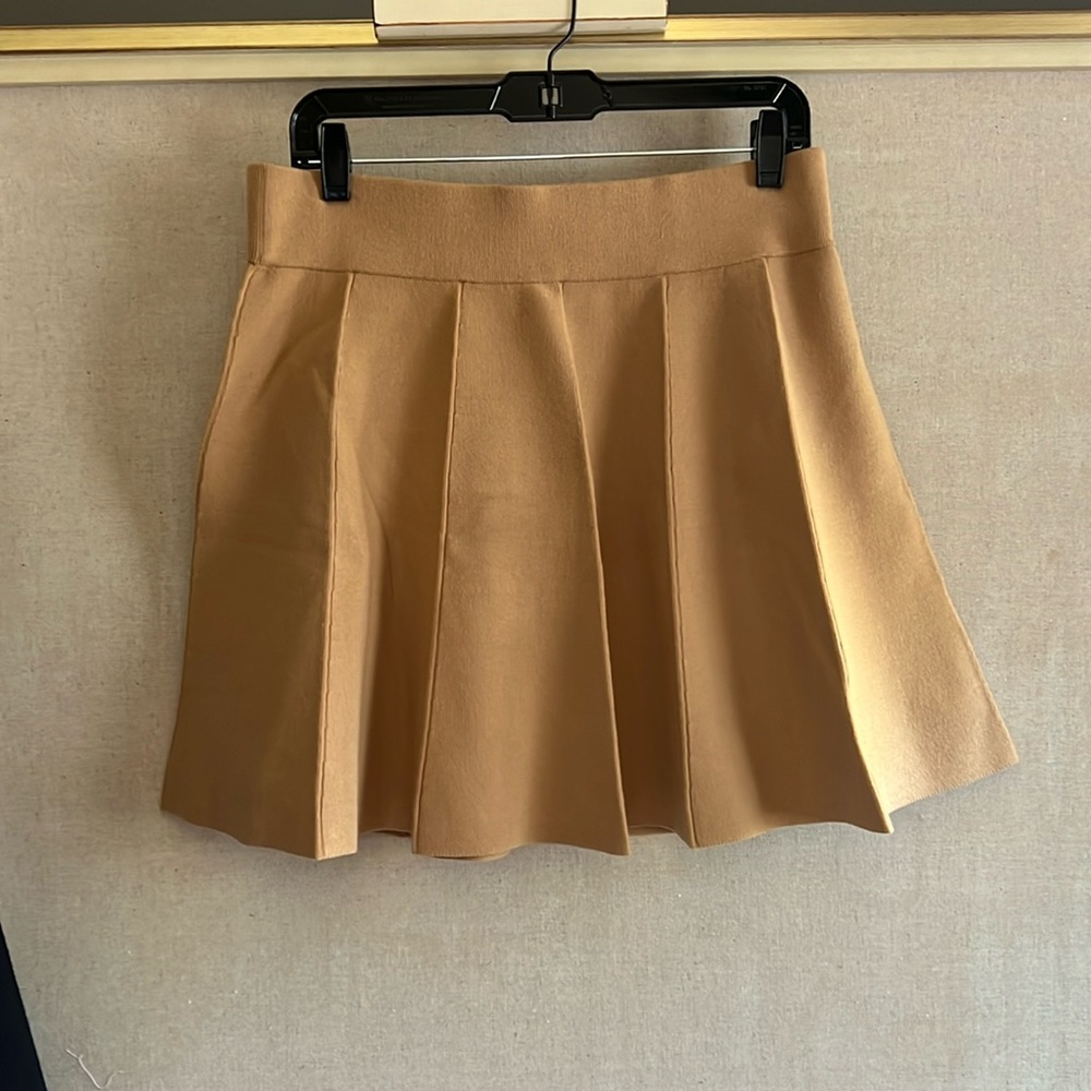 Club Monaco Camel Pleated Midi Skirt